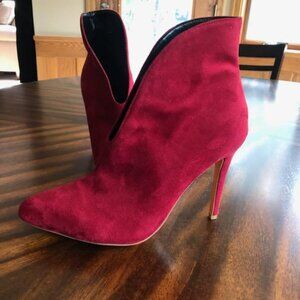 NEVER WORN size 40 Women's RED Vegan Suede High Heels NEVER WORN